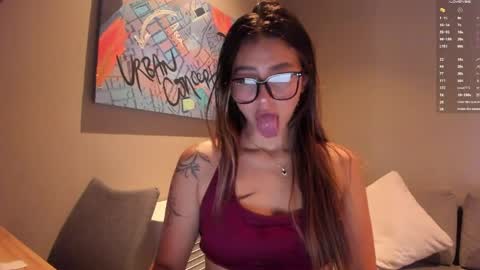 Snapshot of candyxpeach chatting on 06.05.26 Camilla online show from 06.05.26
