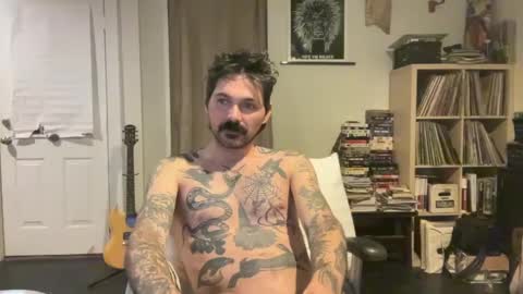 Snapshot of cantleavethehouse chatting on 12.19.24 cantleavethehouse online show from 12.19.24