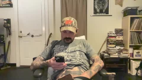 Snapshot of cantleavethehouse chatting on 12.29.24 cantleavethehouse online show from 12.29.24