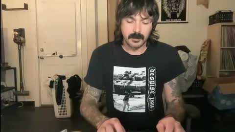 Snapshot of cantleavethehouse chatting on 10.06.25 cantleavethehouse online show from 10.06.25