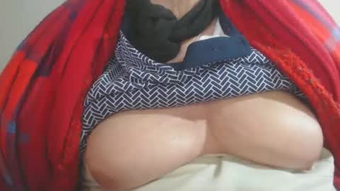 Snapshot of capitanfuturo44 chatting on 01.16.26 Cinzia ex regina online show from 01.16.26