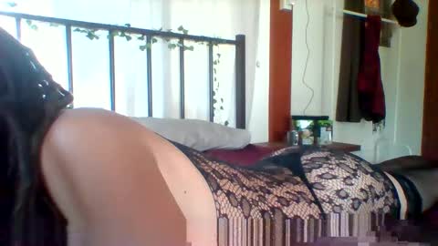 Snapshot of captainpixie chatting on 12.20.25 captainpixie online show from 12.20.25