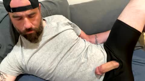 Snapshot of captnblackbeard chatting on 05.25.26 captnblackbeard online show from 05.25.26
