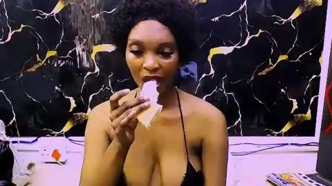 caramelminxx_ online show from 06.12.26