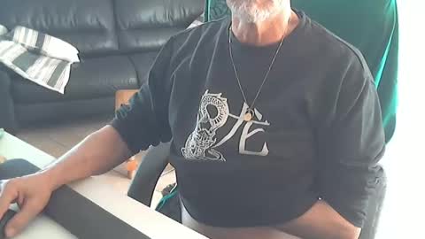 Snapshot of cargo69 chatting on 02.01.25 cargo69 online show from 02.01.25