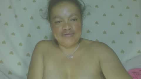 Snapshot of carinesexy69 chatting on 06.06.26 carinesexy69 online show from 06.06.26
