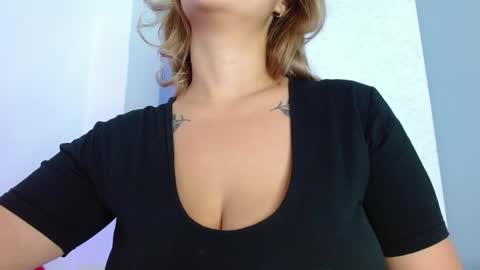 Snapshot of carla_beer chatting on 04.17.26 Carla online show from 04.17.26