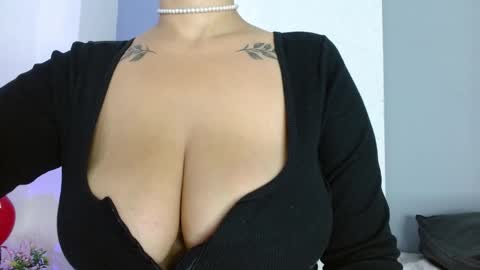 Snapshot of carla_beer chatting on 04.25.26 Carla online show from 04.25.26