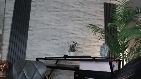 Snapshot of carla_parissii chatting on 02.15.25 Carla online show from 02.15.25