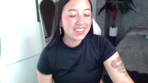 Snapshot of carla_parissii chatting on 03.03.25 Carla online show from 03.03.25