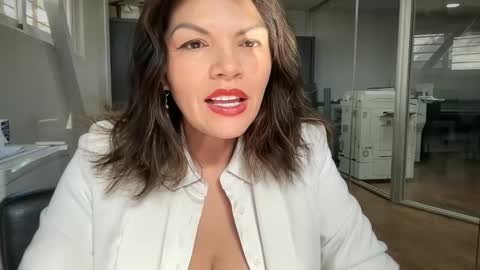 Snapshot of carlaconnortv chatting on 09.23.25 Carla Connor online show from 09.23.25