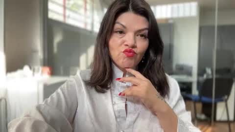 Snapshot of carlaconnortv chatting on 10.14.25 Carla Connor online show from 10.14.25