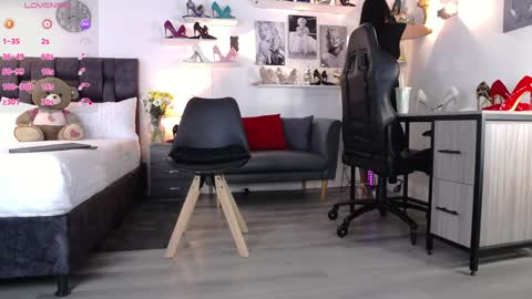 Carla independent model    online show from 12.05.24