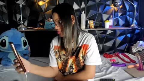 Snapshot of carlamarrinson chatting on 11.21.25 carlamarrinson online show from 11.21.25