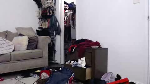 Snapshot of carliecreams chatting on 11.20.25 Carlie online show from 11.20.25