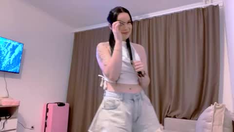 Snapshot of carliehaughton chatting on 02.22.26 Scarlett online show from 02.22.26