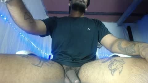 Snapshot of carlo_yates27 chatting on 06.08.26 carlo yates thx for help me to reach 100 thumps up online show from 06.08.26