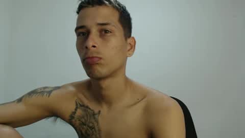 Snapshot of carlossmi01 chatting on 03.06.25 carlossmi01 online show from 03.06.25