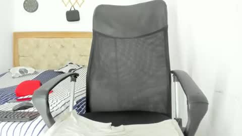 Snapshot of carlossmi01 chatting on 09.26.25 carlossmi01 online show from 09.26.25