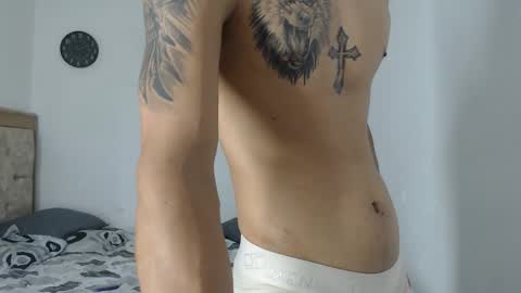 Snapshot of carlossmi01 chatting on 10.08.25 carlossmi01 online show from 10.08.25