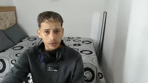 Snapshot of carlossmi01 chatting on 10.22.25 carlossmi01 online show from 10.22.25