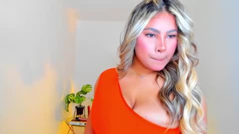 Snapshot of carlota_peach chatting on 12.31.24 Andrea online show from 12.31.24