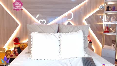 Carla Carla  I am sensual goddes and i was born for loveworshipping and enjoyment. online show from 11.01.25