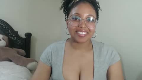 Snapshot of carmellovekisses chatting on 03.30.26 CARAMEL xoxo online show from 03.30.26