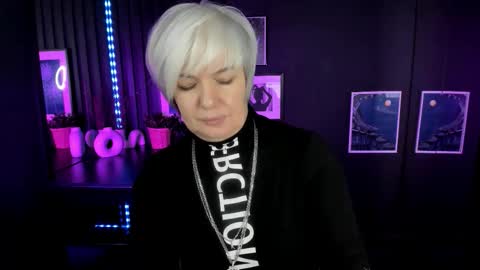 Carmen online show from 11.25.25