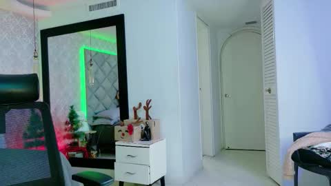 caro_adams1 online show from 01.10.26