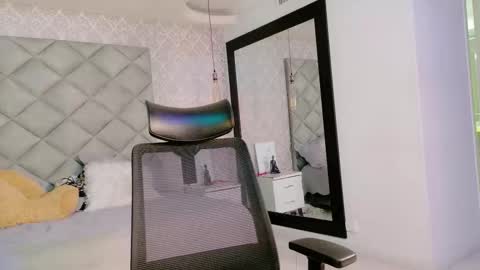 caro_adams1 online show from 02.05.26