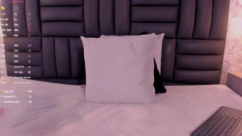 Snapshot of caro_martinezz chatting on 01.03.25    online show from 01.03.25