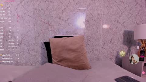 Snapshot of caro_martinezz chatting on 01.14.25    online show from 01.14.25