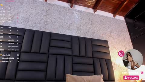 Snapshot of caro_martinezz chatting on 02.04.25    online show from 02.04.25