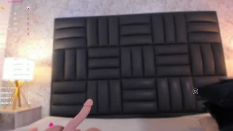 Snapshot of caro_martinezz chatting on 02.07.25    online show from 02.07.25