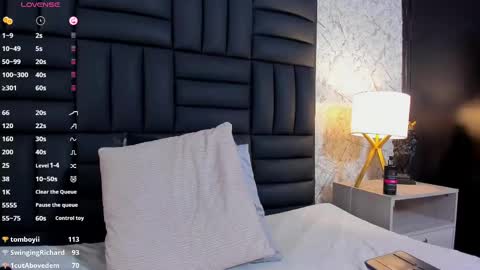 Snapshot of caro_martinezz chatting on 03.08.25    online show from 03.08.25