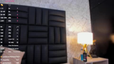 Snapshot of caro_martinezz chatting on 03.12.25    online show from 03.12.25