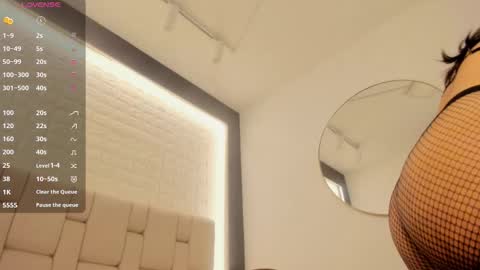 Snapshot of caro_martinezz chatting on 09.24.25    online show from 09.24.25