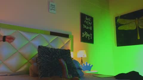 Carolina   online show from 12.04.24