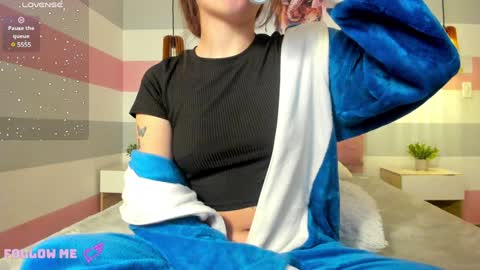 Snapshot of carol_pinter chatting on 01.20.25 Carol  online show from 01.20.25