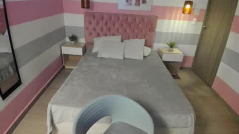 Snapshot of carol_pinter chatting on 01.31.25 Carol  online show from 01.31.25