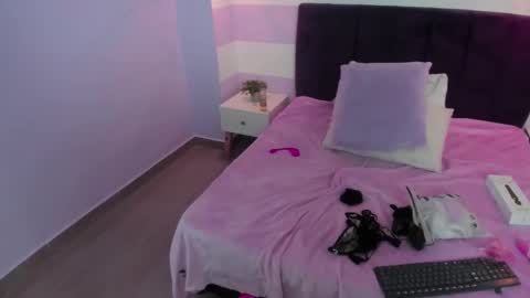 Snapshot of carol_pinter chatting on 03.07.25 Carol  online show from 03.07.25