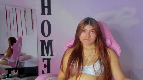 Snapshot of carolay759687 chatting on 03.03.25 carolay759687 online show from 03.03.25