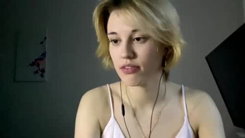 Snapshot of carolcaci chatting on 11.15.25 Call me Carol online show from 11.15.25