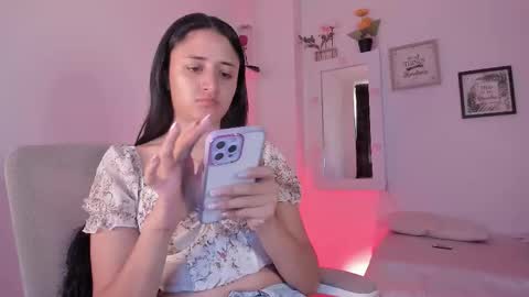 Snapshot of caroliine__ chatting on 09.10.25 Caroline online show from 09.10.25