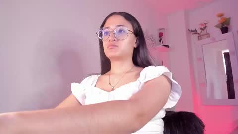 Snapshot of caroliine__ chatting on 09.15.25 Caroline online show from 09.15.25