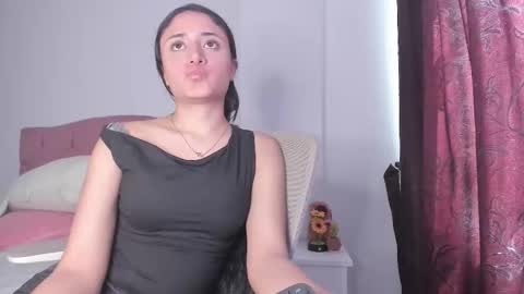 Snapshot of caroliine__ chatting on 11.25.25 Caroline online show from 11.25.25