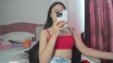 Snapshot of caroliine__ chatting on 12.01.25 Caroline online show from 12.01.25