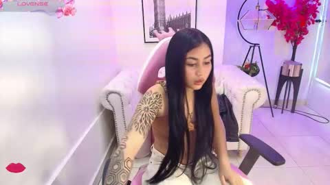 Snapshot of carolina_cherry chatting on 03.05.26 CAROLINA. online show from 03.05.26