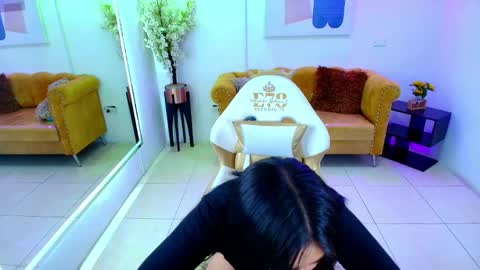 Snapshot of carolina_cherry chatting on 04.15.26 CAROLINA. online show from 04.15.26